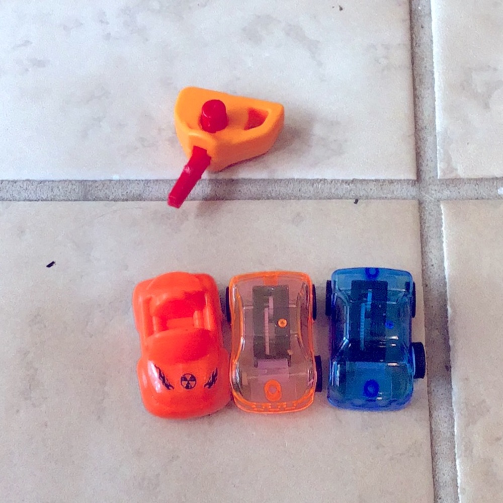 Three pack car set and gas pump